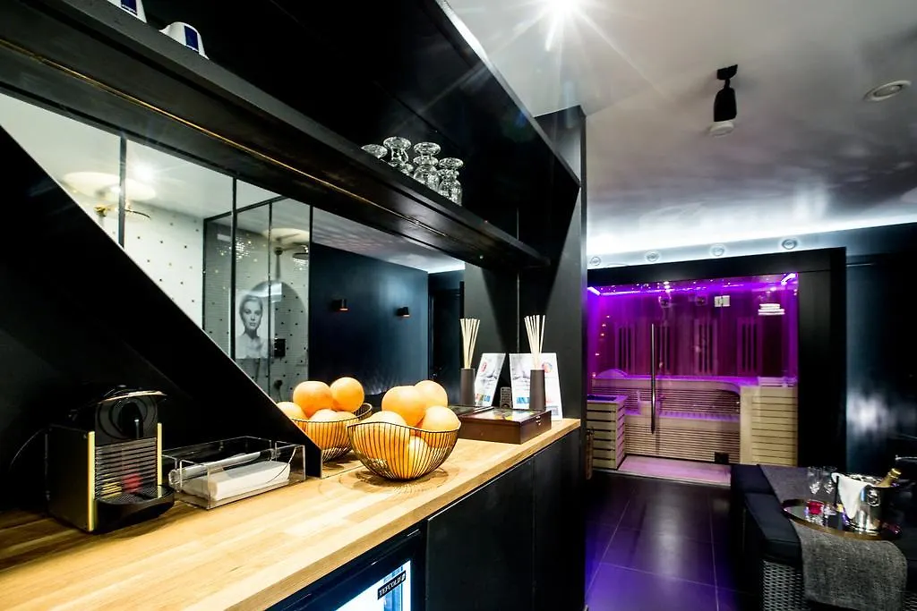 Chambre Avec Jacuzzi Sauna Privatif Apartment Brussels Belgium
