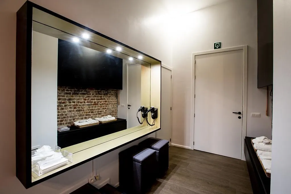 Chambre Avec Jacuzzi Sauna Privatif Apartment Brussels 0*,  Belgium