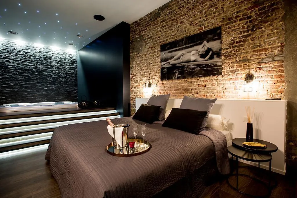 Chambre Avec Jacuzzi Sauna Privatif contacts