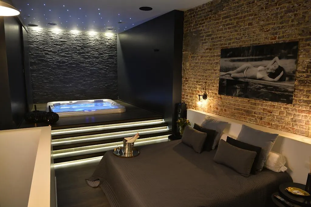 Chambre Avec Jacuzzi Sauna Privatif Apartment Brussels Belgium