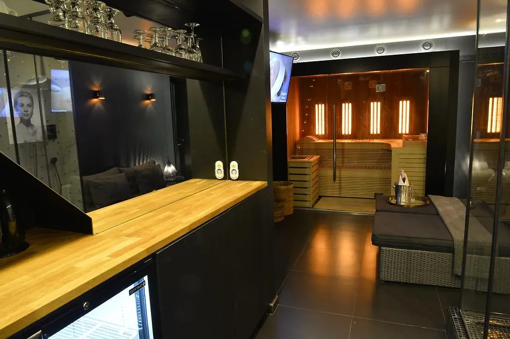Chambre Avec Jacuzzi Sauna Privatif Apartment Brussels 0*,  Belgium